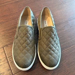 NWOT Steve Madden olive slip on sneakers size 8.5